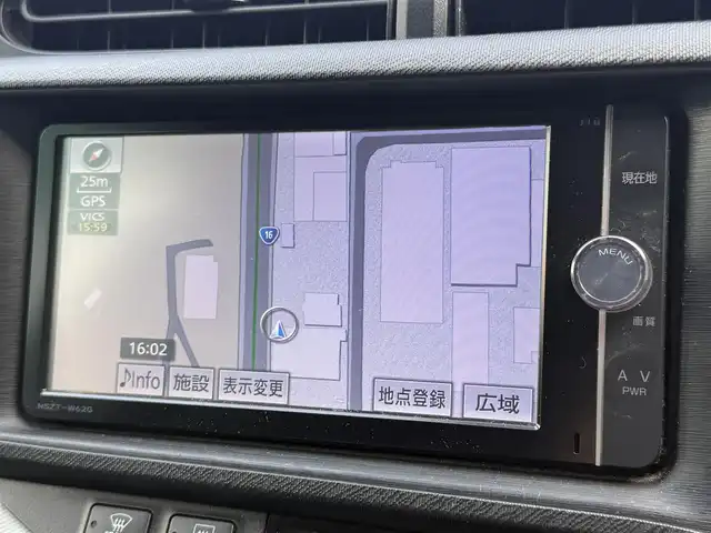 トヨタ アクア S 千葉県 2013(平25)年 8万km スーパーホワイトⅡ 純正SDナビ（NSZT-W62G）/　（BT/DVD/CD/AM/FM)/フルセグ/バックカメラ/ドラレコ/ハロゲンライト/純正アルミホイール/プッシュスタート/オートライト/スペアキー/保証書/取扱説明書