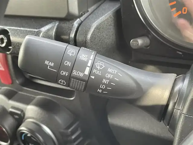 スズキ ジムニー XL 岡山県 2020(令2)年 4.3万km ブルーイッシュブラックパール3 登録時走行距離42300km/社外ナビ/（TV）/B+S車外カメラ/4WD/ダウンヒルアシストコントロール/背面タイヤ/D+Nシートヒーター/ビルトインETC/プッシュスタート/スマートキー/電動格納ミラー/純正１６インチアルミホイール/ハロゲンヘッドライト/W+SIDEエアバック/純正フロアマット/パワーステアリング/パワーウィンドウ