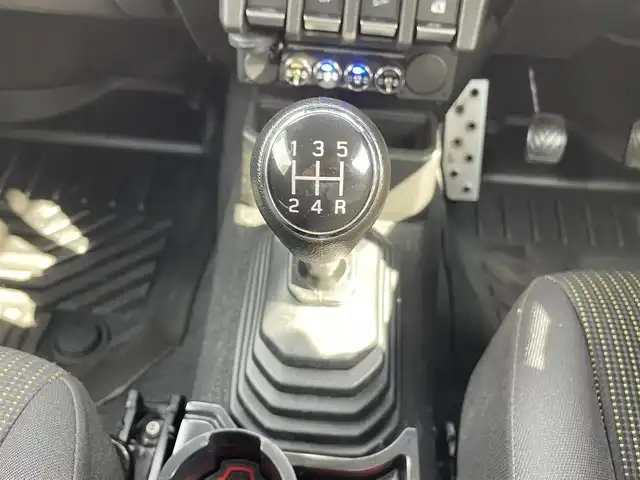スズキ ジムニー XL 岡山県 2020(令2)年 4.3万km ブルーイッシュブラックパール3 登録時走行距離42300km/社外ナビ/（TV）/B+S車外カメラ/4WD/ダウンヒルアシストコントロール/背面タイヤ/D+Nシートヒーター/ビルトインETC/プッシュスタート/スマートキー/電動格納ミラー/純正１６インチアルミホイール/ハロゲンヘッドライト/W+SIDEエアバック/純正フロアマット/パワーステアリング/パワーウィンドウ