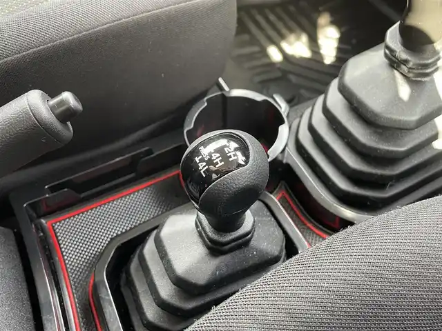 スズキ ジムニー XL 岡山県 2020(令2)年 4.3万km ブルーイッシュブラックパール3 登録時走行距離42300km/社外ナビ/（TV）/B+S車外カメラ/4WD/ダウンヒルアシストコントロール/背面タイヤ/D+Nシートヒーター/ビルトインETC/プッシュスタート/スマートキー/電動格納ミラー/純正１６インチアルミホイール/ハロゲンヘッドライト/W+SIDEエアバック/純正フロアマット/パワーステアリング/パワーウィンドウ
