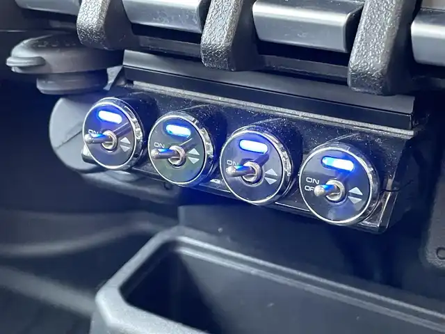 スズキ ジムニー XL 岡山県 2020(令2)年 4.3万km ブルーイッシュブラックパール3 登録時走行距離42300km/社外ナビ/（TV）/B+S車外カメラ/4WD/ダウンヒルアシストコントロール/背面タイヤ/D+Nシートヒーター/ビルトインETC/プッシュスタート/スマートキー/電動格納ミラー/純正１６インチアルミホイール/ハロゲンヘッドライト/W+SIDEエアバック/純正フロアマット/パワーステアリング/パワーウィンドウ