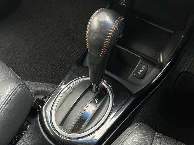 ホンダ フィット ハイブリット RS 宮城県 2012(平24)年 8.9万km クリスタルブラックパール 禁煙車/シートヒーター/クルーズコントロール/ビルトインETC/レザーシート/積み込み純正ナビ/革巻きステアリング/ステアリングスイッチ/パドルシフト/スマートキー/スペアキー（鍵状態）/純正ドアバイザー/純正フロアマット/社外16インチアルミホイール/横滑り防止装置/アイドリングストップ/オートライト