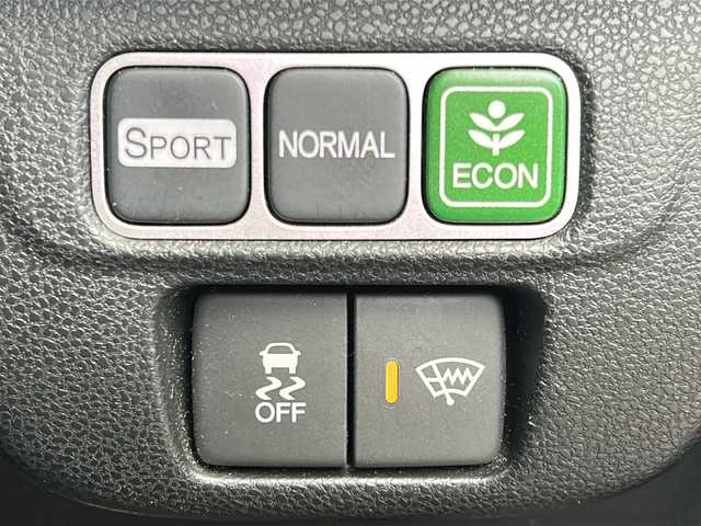 ホンダ フィット ハイブリット RS 宮城県 2012(平24)年 8.9万km クリスタルブラックパール 禁煙車/シートヒーター/クルーズコントロール/ビルトインETC/レザーシート/積み込み純正ナビ/革巻きステアリング/ステアリングスイッチ/パドルシフト/スマートキー/スペアキー（鍵状態）/純正ドアバイザー/純正フロアマット/社外16インチアルミホイール/横滑り防止装置/アイドリングストップ/オートライト