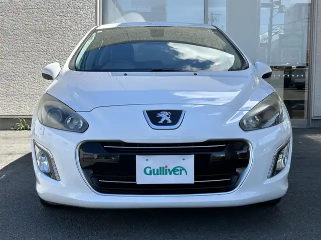 プジョー ３０８ スポーティアム 大阪府 2014(平26)年 2万km ビアンカホワイト Carrozzeria7インチＳＤナビ/（フルセグ／ＢＴ／ＣＤ／ＤＶＤ）/クルーズコントロール/コーナーセンサー/ハーフレザーシート/オートライト/横滑り防止/ＥＴＣ/純正１７インチＡＷ/保証書/取り扱い説明書/スペアキー