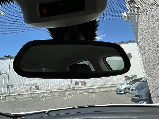 プジョー ３０８ スポーティアム 大阪府 2014(平26)年 2万km ビアンカホワイト Carrozzeria7インチＳＤナビ/（フルセグ／ＢＴ／ＣＤ／ＤＶＤ）/クルーズコントロール/コーナーセンサー/ハーフレザーシート/オートライト/横滑り防止/ＥＴＣ/純正１７インチＡＷ/保証書/取り扱い説明書/スペアキー