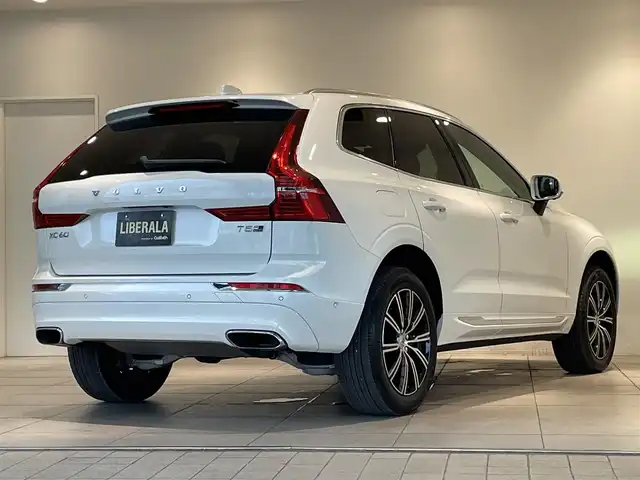 ボルボ ＸＣ６０ T5 AWD インスクリプション 愛知県 2018(平30)年 6.2万km クリスタルホワイトP 白レザー　/ヘッドアップディスプレイ/リニアライム木目調パネル　/純正ナビ　/Ｂｌｕｅｔｏｏｔｈ　/ＡｐｐｌｅＣａｒＰｌａｙ　/ＡｎｄｒｏｉｄＡｕｔｏ/３６０度カメラ　/フルセグＴＶ　/パワシート　/エアシート/シートヒーター/ハンドルヒーター　/アダプティブクルーズコントロール/レーンキープアシスト/レーンディパーチャーウォーニング/ブラインドスポットモニター/LEDヘッドライト/パワーバックドア/プッシュスタート/アイドリングストップ/ウィンカーミラー