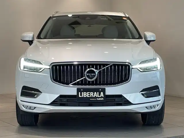 ボルボ ＸＣ６０ T5 AWD インスクリプション 愛知県 2018(平30)年 6.2万km クリスタルホワイトP 白レザー　/ヘッドアップディスプレイ/リニアライム木目調パネル　/純正ナビ　/Ｂｌｕｅｔｏｏｔｈ　/ＡｐｐｌｅＣａｒＰｌａｙ　/ＡｎｄｒｏｉｄＡｕｔｏ/３６０度カメラ　/フルセグＴＶ　/パワシート　/エアシート/シートヒーター/ハンドルヒーター　/アダプティブクルーズコントロール/レーンキープアシスト/レーンディパーチャーウォーニング/ブラインドスポットモニター/LEDヘッドライト/パワーバックドア/プッシュスタート/アイドリングストップ/ウィンカーミラー