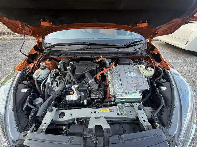 日産 キックス X ツートーンインテリアED 千葉県 2020(令2)年 2.6万km プレミアムホライズンオレンジ/ピュアブラック 2トーン メーカーオプションナビ/(フルセグTV/CD/DVD/Bluetooth)/ワンオーナー/全方位カメラ/レーダークルーズコントロール/インナービューモニター/エマージェンシーブレーキ/ステアリングスイッチ/ステアリングヒーター/前席シートヒーター/レザーシート/ETC/ルーフレール/前後コーナーセンサー/レーンキープアシスト/横滑り防止装置/純正フロアマット/純正アルミホイール/オートライト/スマートキー/プッシュエンジンスタート