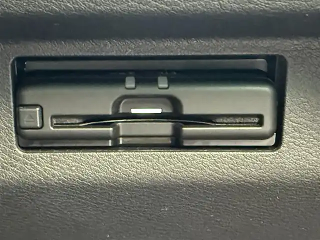 日産 キックス X ツートーンインテリアED 千葉県 2020(令2)年 2.6万km プレミアムホライズンオレンジ/ピュアブラック 2トーン メーカーオプションナビ/(フルセグTV/CD/DVD/Bluetooth)/ワンオーナー/全方位カメラ/レーダークルーズコントロール/インナービューモニター/エマージェンシーブレーキ/ステアリングスイッチ/ステアリングヒーター/前席シートヒーター/レザーシート/ETC/ルーフレール/前後コーナーセンサー/レーンキープアシスト/横滑り防止装置/純正フロアマット/純正アルミホイール/オートライト/スマートキー/プッシュエンジンスタート