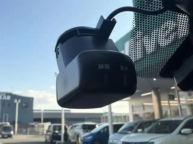 日産 キックス X ツートーンインテリアED 千葉県 2020(令2)年 2.6万km プレミアムホライズンオレンジ/ピュアブラック 2トーン メーカーオプションナビ/(フルセグTV/CD/DVD/Bluetooth)/ワンオーナー/全方位カメラ/レーダークルーズコントロール/インナービューモニター/エマージェンシーブレーキ/ステアリングスイッチ/ステアリングヒーター/前席シートヒーター/レザーシート/ETC/ルーフレール/前後コーナーセンサー/レーンキープアシスト/横滑り防止装置/純正フロアマット/純正アルミホイール/オートライト/スマートキー/プッシュエンジンスタート