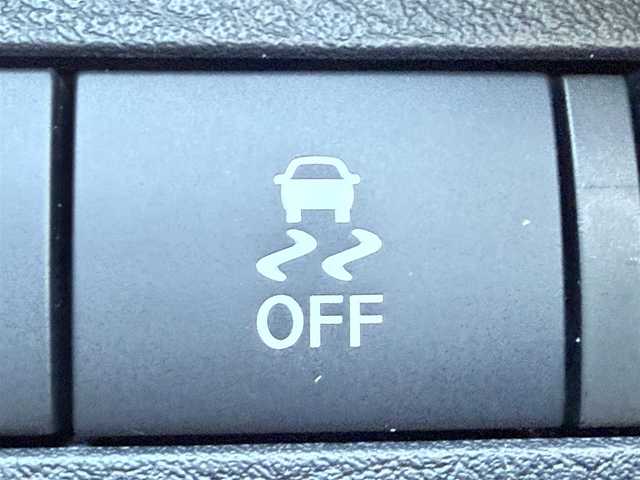 日産 キックス X ツートーンインテリアED 千葉県 2020(令2)年 2.6万km プレミアムホライズンオレンジ/ピュアブラック 2トーン メーカーオプションナビ/(フルセグTV/CD/DVD/Bluetooth)/ワンオーナー/全方位カメラ/レーダークルーズコントロール/インナービューモニター/エマージェンシーブレーキ/ステアリングスイッチ/ステアリングヒーター/前席シートヒーター/レザーシート/ETC/ルーフレール/前後コーナーセンサー/レーンキープアシスト/横滑り防止装置/純正フロアマット/純正アルミホイール/オートライト/スマートキー/プッシュエンジンスタート