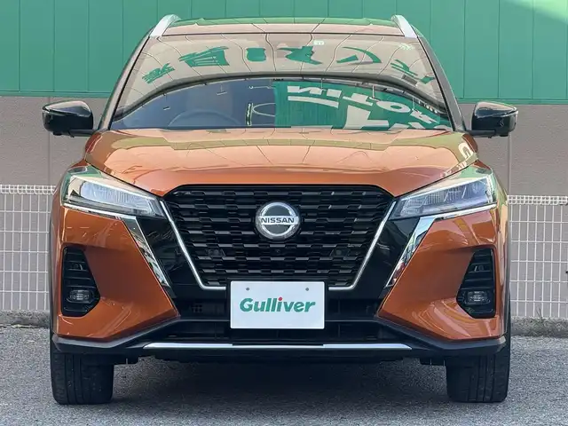日産 キックス X ツートーンインテリアED 千葉県 2020(令2)年 2.6万km プレミアムホライズンオレンジ/ピュアブラック 2トーン メーカーオプションナビ/(フルセグTV/CD/DVD/Bluetooth)/ワンオーナー/全方位カメラ/レーダークルーズコントロール/インナービューモニター/エマージェンシーブレーキ/ステアリングスイッチ/ステアリングヒーター/前席シートヒーター/レザーシート/ETC/ルーフレール/前後コーナーセンサー/レーンキープアシスト/横滑り防止装置/純正フロアマット/純正アルミホイール/オートライト/スマートキー/プッシュエンジンスタート