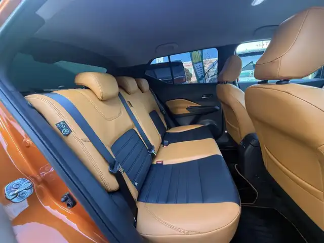 日産 キックス X ツートーンインテリアED 千葉県 2020(令2)年 2.6万km プレミアムホライズンオレンジ/ピュアブラック 2トーン メーカーオプションナビ/(フルセグTV/CD/DVD/Bluetooth)/ワンオーナー/全方位カメラ/レーダークルーズコントロール/インナービューモニター/エマージェンシーブレーキ/ステアリングスイッチ/ステアリングヒーター/前席シートヒーター/レザーシート/ETC/ルーフレール/前後コーナーセンサー/レーンキープアシスト/横滑り防止装置/純正フロアマット/純正アルミホイール/オートライト/スマートキー/プッシュエンジンスタート