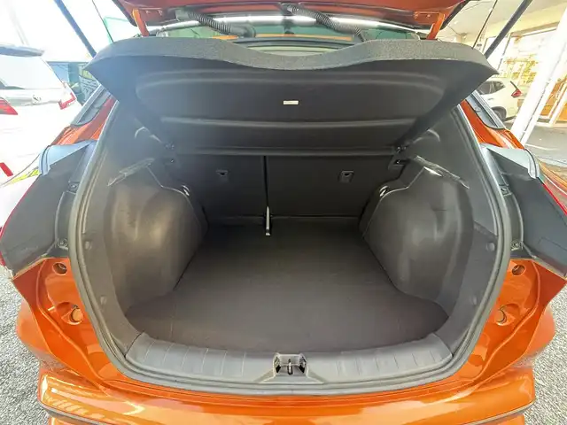 日産 キックス X ツートーンインテリアED 千葉県 2020(令2)年 2.6万km プレミアムホライズンオレンジ/ピュアブラック 2トーン メーカーオプションナビ/(フルセグTV/CD/DVD/Bluetooth)/ワンオーナー/全方位カメラ/レーダークルーズコントロール/インナービューモニター/エマージェンシーブレーキ/ステアリングスイッチ/ステアリングヒーター/前席シートヒーター/レザーシート/ETC/ルーフレール/前後コーナーセンサー/レーンキープアシスト/横滑り防止装置/純正フロアマット/純正アルミホイール/オートライト/スマートキー/プッシュエンジンスタート