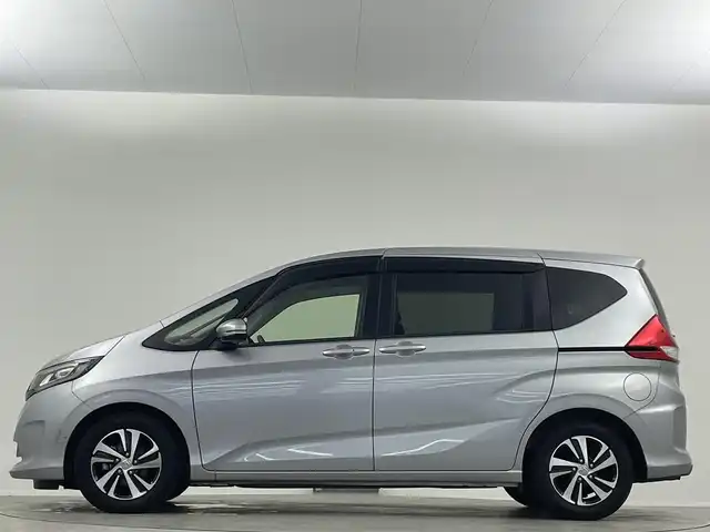 ホンダ フリード＋ G ホンダセンシング 埼玉県 2016(平28)年 12.2万km ルナシルバーM 純正ナビ 両側電動スライドドア バックカメラ LEDヘッドライト ETC　前後ドライブレコーダー　追従走行　寒冷地仕様　フルフラット　ウォークスルー　ハーフレザーシート　フルセグ　衝突被害軽減