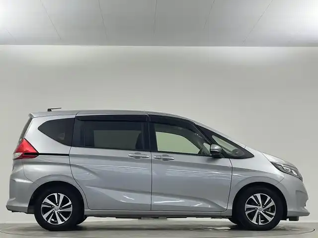 ホンダ フリード＋ G ホンダセンシング 埼玉県 2016(平28)年 12.2万km ルナシルバーM 純正ナビ 両側電動スライドドア バックカメラ LEDヘッドライト ETC　前後ドライブレコーダー　追従走行　寒冷地仕様　フルフラット　ウォークスルー　ハーフレザーシート　フルセグ　衝突被害軽減