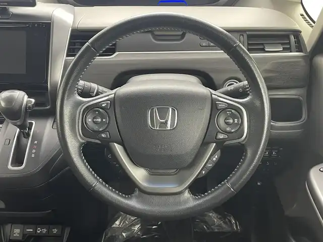 ホンダ フリード＋ G ホンダセンシング 埼玉県 2016(平28)年 12.2万km ルナシルバーM 純正ナビ 両側電動スライドドア バックカメラ LEDヘッドライト ETC　前後ドライブレコーダー　追従走行　寒冷地仕様　フルフラット　ウォークスルー　ハーフレザーシート　フルセグ　衝突被害軽減