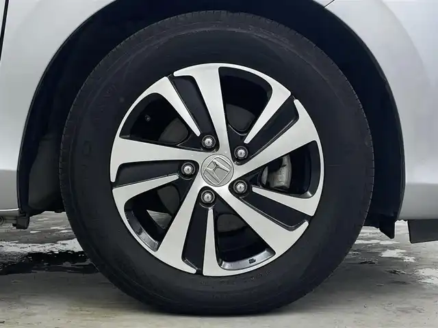 ホンダ フリード＋ G ホンダセンシング 埼玉県 2016(平28)年 12.2万km ルナシルバーM 純正ナビ 両側電動スライドドア バックカメラ LEDヘッドライト ETC　前後ドライブレコーダー　追従走行　寒冷地仕様　フルフラット　ウォークスルー　ハーフレザーシート　フルセグ　衝突被害軽減