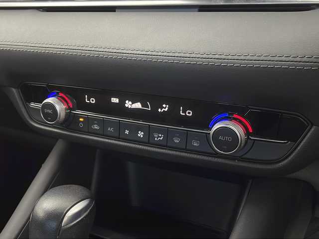 マツダ マツダ６セダン 20S 宮城県 2020(令2)年 8万km スノーフレイクホワイトパールマイカ 禁煙車/i-ACTIVSENSE/・スマートシティブレーキサポート/・ブラインドスポットモニター/・車線逸脱警報システム/・交通標識認識システム/マツダコネクトナビ/・BT/SD/USB/AUX/バックカメラ/フルセグTV/ETC/革巻ステアリング/ステアリングスイッチ/パドルシフト/LEDヘッドライト/電動パーキングブレーキ/AUTOHOLD/プッシュスタート/スマートキー/横滑り防止装置/純正17インチアルミホイール/純正フロアマット