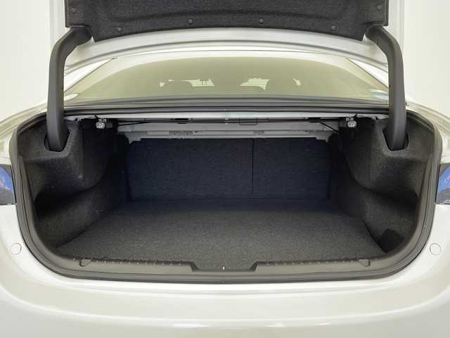 マツダ マツダ６セダン 20S 宮城県 2020(令2)年 8万km スノーフレイクホワイトパールマイカ 禁煙車/i-ACTIVSENSE/・スマートシティブレーキサポート/・ブラインドスポットモニター/・車線逸脱警報システム/・交通標識認識システム/マツダコネクトナビ/・BT/SD/USB/AUX/バックカメラ/フルセグTV/ETC/革巻ステアリング/ステアリングスイッチ/パドルシフト/LEDヘッドライト/電動パーキングブレーキ/AUTOHOLD/プッシュスタート/スマートキー/横滑り防止装置/純正17インチアルミホイール/純正フロアマット