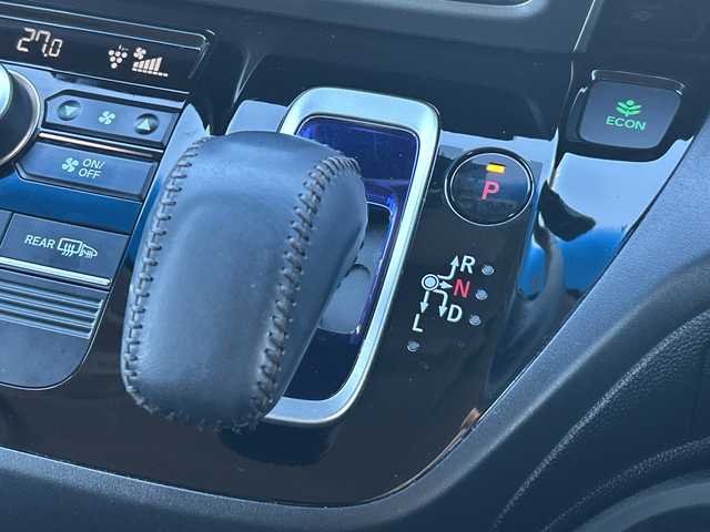 ホンダ フリード ハイブリット G ホンダセンシング 茨城県 2019(平31)年 6.7万km プレミアムスパークルブラックパール ALPINEナビ/後席フリップダウンモニター/(地デジTV・CD・DVD・BT・ラジオ再生)/両側パワースライドドア/レーダークルーズコントロール/レーンアシスト/衝突軽減ブレーキ/コーナーセンサー/ハーフレザーシート/バックカメラ/ETC/純正15inアルミホイール/純正フロアマット/スマートキー/取扱説明書/保証書