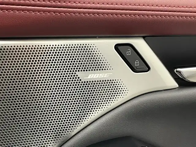 マツダ マツダ３ファストバック 20S バーガンディセレクション 愛知県 2019(令1)年 3万km ソニックシルバーM 純正８．８型ナビ　ＢＯＳＥサウンド　ＢＳＭ　禁煙　ＨＵＤ　赤革　ＨＤＭＩ　パドルシフト　追従クルコン　フルセグ　ＤＶＤ　パワーシート　シートヒーター　ＥＴＣ　ドラレコ　ＬＥＤライト　衝突軽減　コーナーセンサー　ステアリングヒーター　USB　Bluetooth　オートハイビーム　アイドリングストップ　プッシュスタート　スマートキー