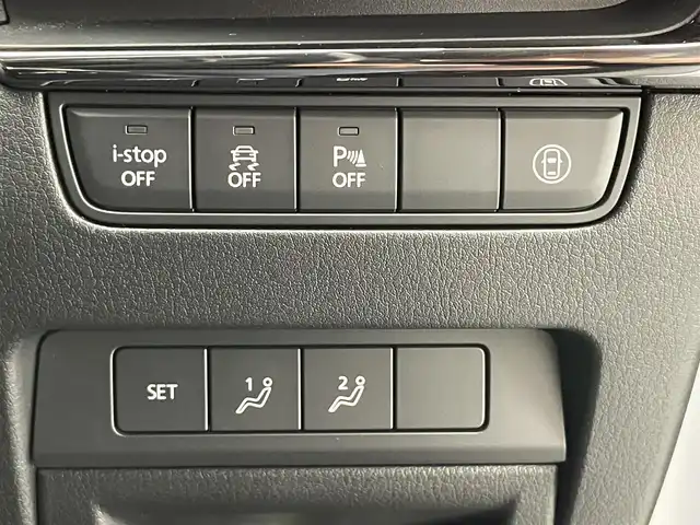 マツダ マツダ３ファストバック 20S バーガンディセレクション 愛知県 2019(令1)年 3万km ソニックシルバーM 純正８．８型ナビ　ＢＯＳＥサウンド　ＢＳＭ　禁煙　ＨＵＤ　赤革　ＨＤＭＩ　パドルシフト　追従クルコン　フルセグ　ＤＶＤ　パワーシート　シートヒーター　ＥＴＣ　ドラレコ　ＬＥＤライト　衝突軽減　コーナーセンサー　ステアリングヒーター　USB　Bluetooth　オートハイビーム　アイドリングストップ　プッシュスタート　スマートキー