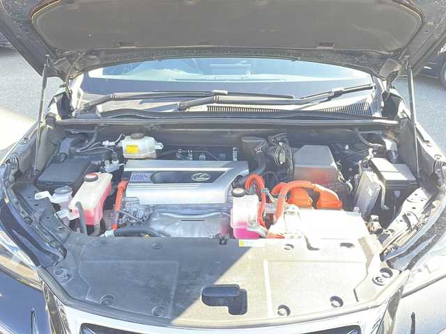 レクサス ＮＸ 300h バージョンL 佐賀県 2015(平27)年 8.2万km グラファイトブラックガラスフレーク エンジンスタートボタン/保証書/取扱説明書/記録簿/MTモード付AT/スマートキー/スペアキー有/クルーズコントロール/Bluetooth接続/CD再生/USB入力端子/ビルトインETC/バックカメラ/サイドカメラ/SD/AUX/フルセグテレビ/純正SDナビ/DVD再生/Blu-ray再生/サンルーフ/電動リアゲート/純正フロアマット/全席パワーシート/前席シートヒーター/前席エアシート/純正アルミホイール/ABS/横滑り防止装置/前後コーナーセンサー/盗難防止装置/オートライト/LEDライト/ステアリングスイッチ/ステアリングヒーター/パドルシフト/ブレーキホールド/シートメモリ