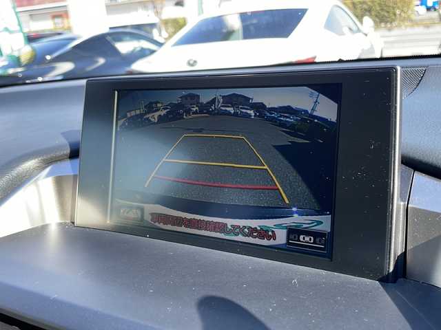 レクサス ＮＸ 300h バージョンL 佐賀県 2015(平27)年 8.2万km グラファイトブラックガラスフレーク エンジンスタートボタン/保証書/取扱説明書/記録簿/MTモード付AT/スマートキー/スペアキー有/クルーズコントロール/Bluetooth接続/CD再生/USB入力端子/ビルトインETC/バックカメラ/サイドカメラ/SD/AUX/フルセグテレビ/純正SDナビ/DVD再生/Blu-ray再生/サンルーフ/電動リアゲート/純正フロアマット/全席パワーシート/前席シートヒーター/前席エアシート/純正アルミホイール/ABS/横滑り防止装置/前後コーナーセンサー/盗難防止装置/オートライト/LEDライト/ステアリングスイッチ/ステアリングヒーター/パドルシフト/ブレーキホールド/シートメモリ