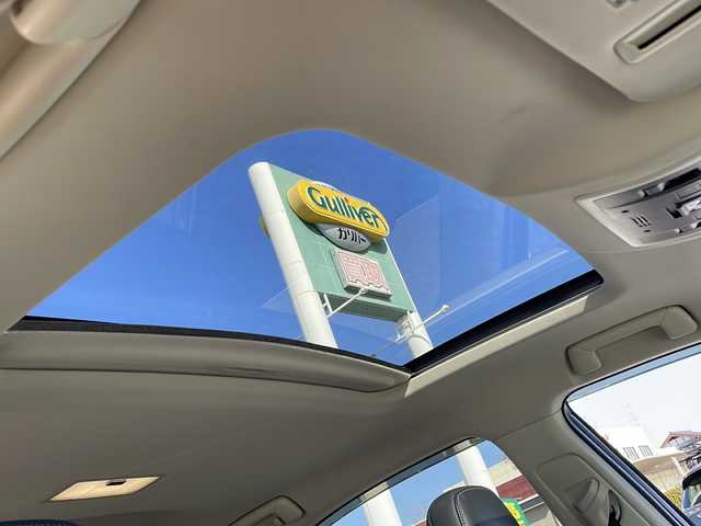 レクサス ＮＸ 300h バージョンL 佐賀県 2015(平27)年 8.2万km グラファイトブラックガラスフレーク エンジンスタートボタン/保証書/取扱説明書/記録簿/MTモード付AT/スマートキー/スペアキー有/クルーズコントロール/Bluetooth接続/CD再生/USB入力端子/ビルトインETC/バックカメラ/サイドカメラ/SD/AUX/フルセグテレビ/純正SDナビ/DVD再生/Blu-ray再生/サンルーフ/電動リアゲート/純正フロアマット/全席パワーシート/前席シートヒーター/前席エアシート/純正アルミホイール/ABS/横滑り防止装置/前後コーナーセンサー/盗難防止装置/オートライト/LEDライト/ステアリングスイッチ/ステアリングヒーター/パドルシフト/ブレーキホールド/シートメモリ