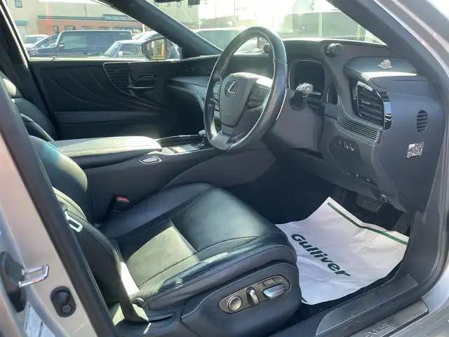 レクサス ＬＳ 500h 長崎県 2019(令1)年 4.1万km ソニックシルバー 純正メーカーナビ/CD/DVD/BT/USB/フルセグTV/全方位カメラ/黒本革シート/前席パワーシート/前席メモリーシート/前席シートヒーター/前席エアーシート/衝突軽減システム/レーダークルーズコントロール/ドライブレコーダー/LEDヘッドライト/オートマチックハイビーム/ビルトインETC