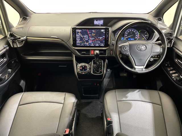 トヨタ エスクァイア Gi ブラックテーラード 愛媛県 2016(平28)年 7.7万km ホワイトパールクリスタルシャイン ツインムーンルーフ/リアオートエアコン//ＡＬＰＩＮＥ１１インチナビ/フルセグTV　Bluetooth DVD再生/両側電動スライドドア/ビルトインＥＴＣ/シートヒーター/クルーズコントロール/革巻きステアリング/ＬＥＤヘッドライト/オートマチックハイビーム