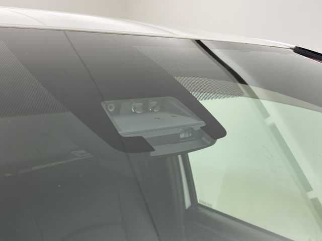 トヨタ エスクァイア Gi ブラックテーラード 愛媛県 2016(平28)年 7.7万km ホワイトパールクリスタルシャイン ツインムーンルーフ/リアオートエアコン//ＡＬＰＩＮＥ１１インチナビ/フルセグTV　Bluetooth DVD再生/両側電動スライドドア/ビルトインＥＴＣ/シートヒーター/クルーズコントロール/革巻きステアリング/ＬＥＤヘッドライト/オートマチックハイビーム