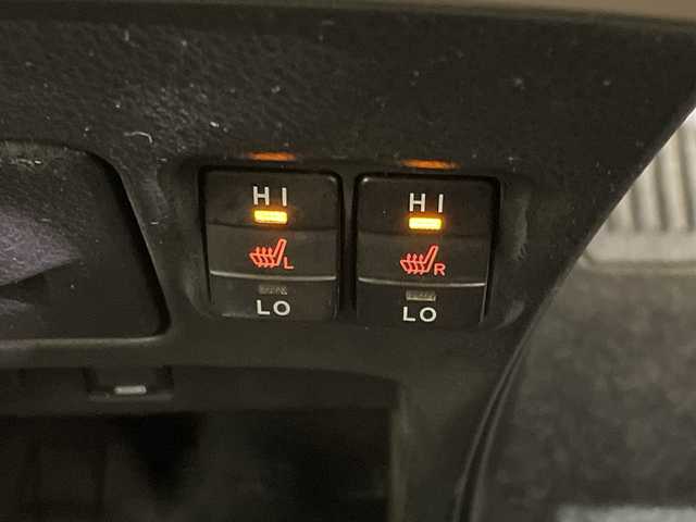 トヨタ エスクァイア Gi ブラックテーラード 愛媛県 2016(平28)年 7.7万km ホワイトパールクリスタルシャイン ツインムーンルーフ/リアオートエアコン//ＡＬＰＩＮＥ１１インチナビ/フルセグTV　Bluetooth DVD再生/両側電動スライドドア/ビルトインＥＴＣ/シートヒーター/クルーズコントロール/革巻きステアリング/ＬＥＤヘッドライト/オートマチックハイビーム