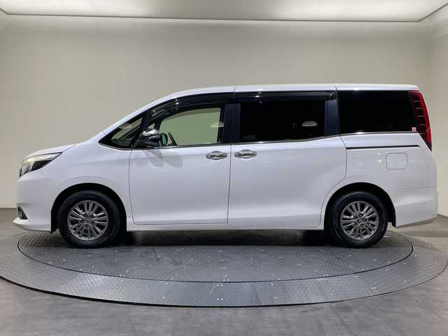 トヨタ エスクァイア Gi ブラックテーラード 愛媛県 2016(平28)年 7.7万km ホワイトパールクリスタルシャイン ツインムーンルーフ/リアオートエアコン//ＡＬＰＩＮＥ１１インチナビ/フルセグTV　Bluetooth DVD再生/両側電動スライドドア/ビルトインＥＴＣ/シートヒーター/クルーズコントロール/革巻きステアリング/ＬＥＤヘッドライト/オートマチックハイビーム