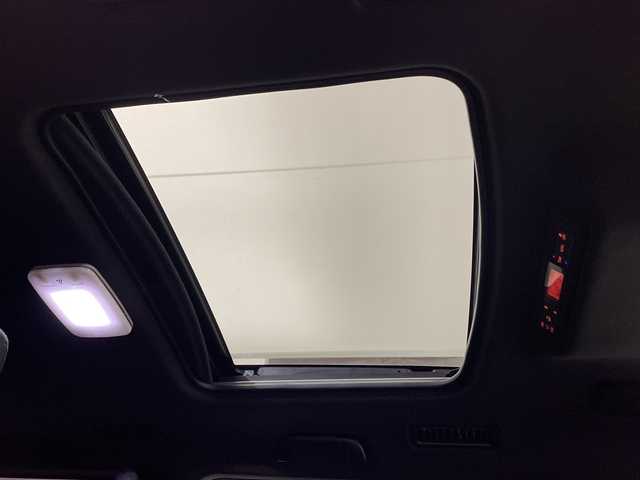 トヨタ エスクァイア Gi ブラックテーラード 愛媛県 2016(平28)年 7.7万km ホワイトパールクリスタルシャイン ツインムーンルーフ/リアオートエアコン//ＡＬＰＩＮＥ１１インチナビ/フルセグTV　Bluetooth DVD再生/両側電動スライドドア/ビルトインＥＴＣ/シートヒーター/クルーズコントロール/革巻きステアリング/ＬＥＤヘッドライト/オートマチックハイビーム