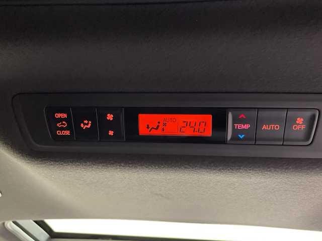 トヨタ エスクァイア Gi ブラックテーラード 愛媛県 2016(平28)年 7.7万km ホワイトパールクリスタルシャイン ツインムーンルーフ/リアオートエアコン//ＡＬＰＩＮＥ１１インチナビ/フルセグTV　Bluetooth DVD再生/両側電動スライドドア/ビルトインＥＴＣ/シートヒーター/クルーズコントロール/革巻きステアリング/ＬＥＤヘッドライト/オートマチックハイビーム