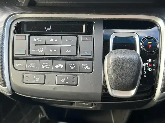 ホンダ ステップワゴン スパーダ ハイブリッド G EX ホンダセンシング 島根県 2017(平29)年 15.7万km 黒 登録時走行距離157745km/純正9インチナビ（BT/TV/CD/DVD/FM/AM）/クルーズコントロール/ドライブレコーダー（前のみ）/両側パワースライドドア/前席シートヒーター/コーナーセンサー（前後）/純正アルミホイール/純正フロアマット/LEDヘッドライト/プッシュスタート/衝突軽減装置/横滑り防止装置