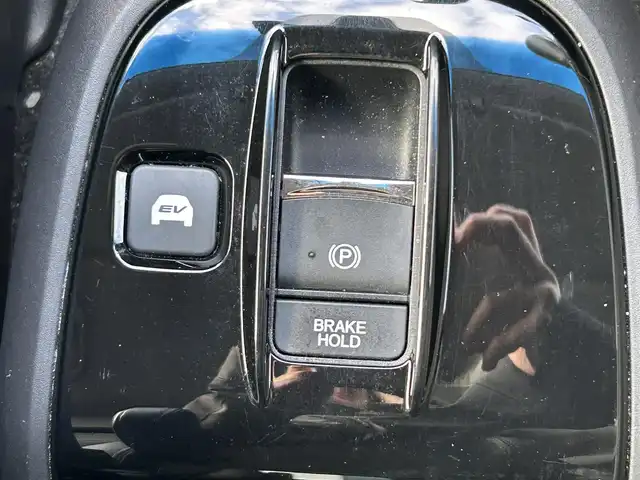 ホンダ ステップワゴン スパーダ ハイブリッド G EX ホンダセンシング 島根県 2017(平29)年 15.7万km 黒 登録時走行距離157745km/純正9インチナビ（BT/TV/CD/DVD/FM/AM）/クルーズコントロール/ドライブレコーダー（前のみ）/両側パワースライドドア/前席シートヒーター/コーナーセンサー（前後）/純正アルミホイール/純正フロアマット/LEDヘッドライト/プッシュスタート/衝突軽減装置/横滑り防止装置