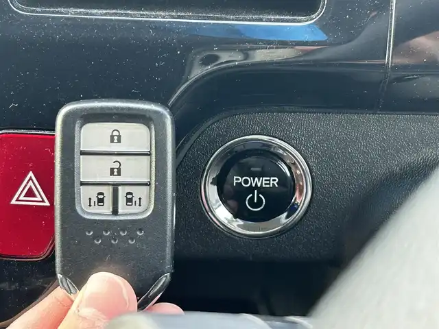 ホンダ ステップワゴン スパーダ ハイブリッド G EX ホンダセンシング 島根県 2017(平29)年 15.7万km 黒 登録時走行距離157745km/純正9インチナビ（BT/TV/CD/DVD/FM/AM）/クルーズコントロール/ドライブレコーダー（前のみ）/両側パワースライドドア/前席シートヒーター/コーナーセンサー（前後）/純正アルミホイール/純正フロアマット/LEDヘッドライト/プッシュスタート/衝突軽減装置/横滑り防止装置