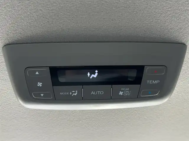 ホンダ ステップワゴン スパーダ ハイブリッド G EX ホンダセンシング 島根県 2017(平29)年 15.7万km 黒 登録時走行距離157745km/純正9インチナビ（BT/TV/CD/DVD/FM/AM）/クルーズコントロール/ドライブレコーダー（前のみ）/両側パワースライドドア/前席シートヒーター/コーナーセンサー（前後）/純正アルミホイール/純正フロアマット/LEDヘッドライト/プッシュスタート/衝突軽減装置/横滑り防止装置