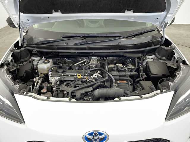 トヨタ ヤリスクロス ハイブリッド Z 兵庫県 2021(令3)年 6.4万km ブラックマイカ/ホワイトパールクリスタルシャイン 2トーン 純正ディスプレイオーディオ　/・Bluetooth/パノラミックビューモニター　/ビルトインＥＴＣ　/プリクラッシュセーフティー/ブラインドスポットモニター　/オートハイビーム　/レーンキープアシスト　/クリアランスソナー　/純正アルミホイール/LEDヘッドライト