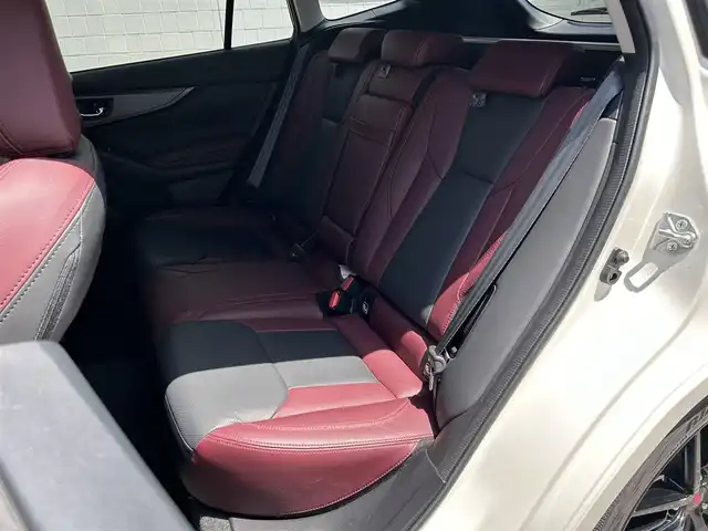 スバル レヴォーグ 1．8STIスポーツ EX 愛知県 2023(令5)年 2.7万km クリスタルホワイトP ワンオーナー/純メーカー11.6インチナビテレビ/フルセグテレビ/サンルーフ/黒赤コンビレザーシート/デジタルインナーミラー/STiアンダースポイラー/ドライブレコーダー/バックサイドカメラ/パワーバックドア/純18インチAW/レーダークルースコントロール/新車保証書.取説/スペアキー