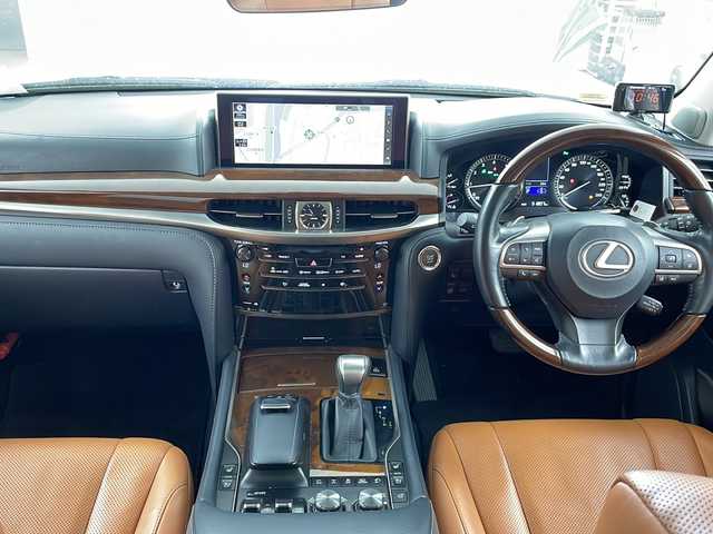 レクサス ＬＸ 570 道央・札幌 2017(平29)年 5.2万km ソニッククォーツ ・後期モデル/・モデリスタエアロ/・モデリスタマフラー/・純正21インチAW/・セーフティシステムプラス/・F・R席(シートヒーター&ベンチレーション）/・ステアリングヒーター/・ウッドコンビステアリング/・パワーバックゲート/・LEDヘッドライト/・HUD/・BSM/・クールボックス/・ビルトインETC(2.0)/・セミアニリン本革シート/・サンルーフ/・スマートキー/・12.3インチディスプレイ