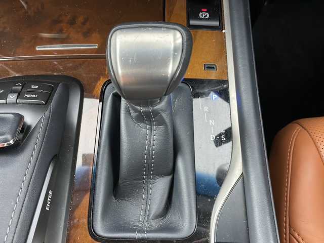レクサス ＬＸ 570 道央・札幌 2017(平29)年 5.2万km ソニッククォーツ ・後期モデル/・モデリスタエアロ/・モデリスタマフラー/・純正21インチAW/・セーフティシステムプラス/・F・R席(シートヒーター&ベンチレーション）/・ステアリングヒーター/・ウッドコンビステアリング/・パワーバックゲート/・LEDヘッドライト/・HUD/・BSM/・クールボックス/・ビルトインETC(2.0)/・セミアニリン本革シート/・サンルーフ/・スマートキー/・12.3インチディスプレイ