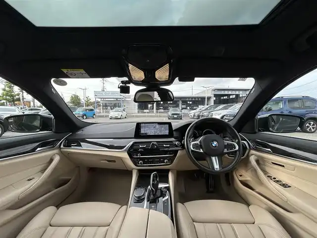 ＢＭＷ ５３０ｉ ツーリング Mスポーツ 滋賀県 2017(平29)年 4.4万km サファイアブラックP サンルーフ/ベージュ革シート／シートヒーター/アダプティブＬＥＤヘッドライト/インテリジェントセーフティ/ＡＣＣ/ＬＫＡ/ＢＳＭ/ドライブレコーダー/１９インチＡＷ/HDDナビ/フルセグテレビ/アイドリングストップ