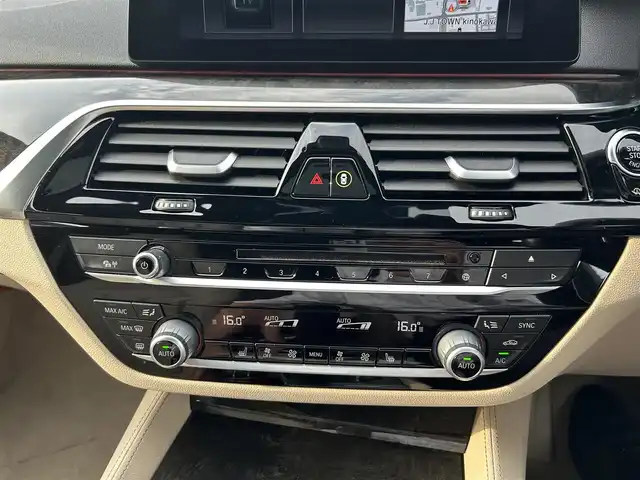 ＢＭＷ ５３０ｉ ツーリング Mスポーツ 滋賀県 2017(平29)年 4.4万km サファイアブラックP サンルーフ/ベージュ革シート／シートヒーター/アダプティブＬＥＤヘッドライト/インテリジェントセーフティ/ＡＣＣ/ＬＫＡ/ＢＳＭ/ドライブレコーダー/１９インチＡＷ/HDDナビ/フルセグテレビ/アイドリングストップ