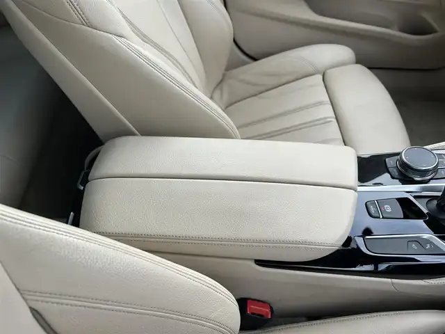 ＢＭＷ ５３０ｉ ツーリング Mスポーツ 滋賀県 2017(平29)年 4.4万km サファイアブラックP サンルーフ/ベージュ革シート／シートヒーター/アダプティブＬＥＤヘッドライト/インテリジェントセーフティ/ＡＣＣ/ＬＫＡ/ＢＳＭ/ドライブレコーダー/１９インチＡＷ/HDDナビ/フルセグテレビ/アイドリングストップ