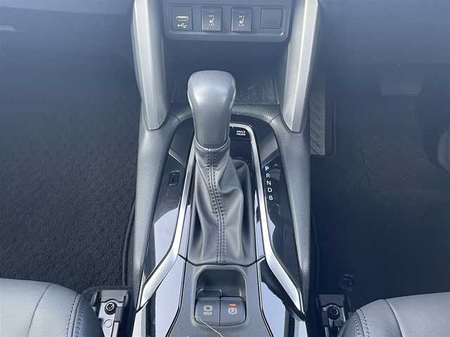 トヨタ カローラ クロス ハイブリッド Z 愛媛県 2023(令5)年 1.7万km スパークリングブラックパールクリスタルシャイン アラウンドビューモニター/純正ナビ/Bluetooth/フルセグTV/ETC/レーダークルーズコントロール/レーンキープアシストシステム/ブラインドスポットモニター/プリクラッシュセーフティ/パワーバックドア/ハーフレザーシート/D＋N席シートヒーター/D席パワーシート/LEDヘッドライト/オートライト/オートマチックハイビーム/フォグランプ/純正フロアマット/ドアバイザー/純正18インチアルミホイール/プッシュスタート/スマートキー