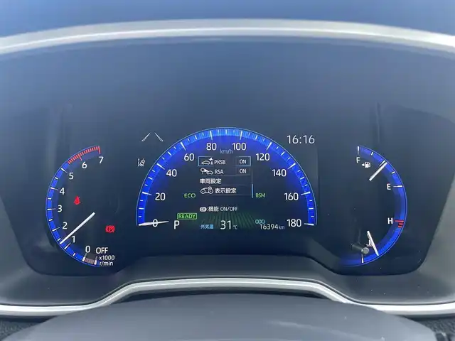 トヨタ カローラ クロス ハイブリッド Z 愛媛県 2023(令5)年 1.7万km スパークリングブラックパールクリスタルシャイン アラウンドビューモニター/純正ナビ/Bluetooth/フルセグTV/ETC/レーダークルーズコントロール/レーンキープアシストシステム/ブラインドスポットモニター/プリクラッシュセーフティ/パワーバックドア/ハーフレザーシート/D＋N席シートヒーター/D席パワーシート/LEDヘッドライト/オートライト/オートマチックハイビーム/フォグランプ/純正フロアマット/ドアバイザー/純正18インチアルミホイール/プッシュスタート/スマートキー